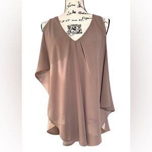 Doe & Rae. Sleeveless contrast blouse. Size L